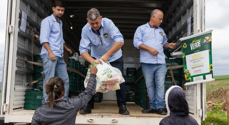 Feira Verde troca quase 20 toneladas de recicláveis por alimentos em maio