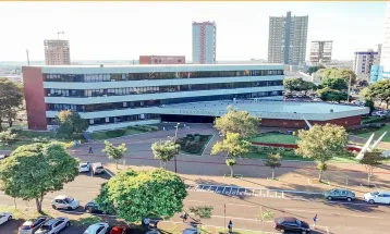 TCE-PR suspende contratação emergencial de Cascavel para limpeza e coleta de lixo