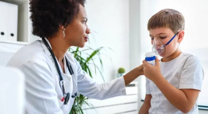 Fisioterapia ajuda crianças contra síndromes respiratórias no Paraná
