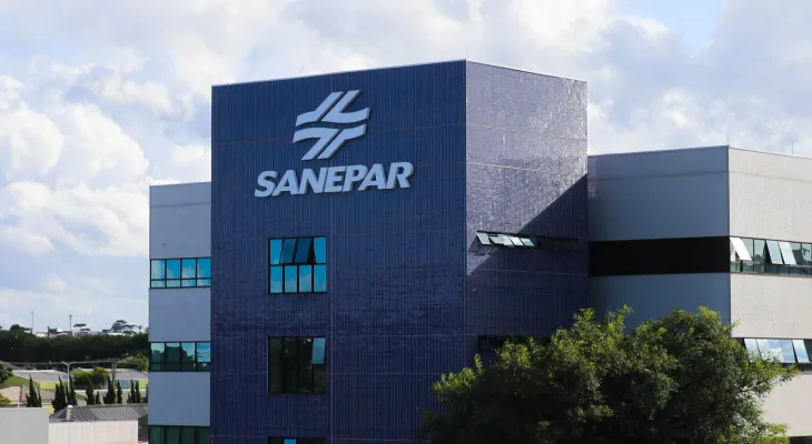 Servidor da Sanepar é preso em Ponta Grossa por desviar R$ 215 mil e usar atestados falsos para encobrir o crime