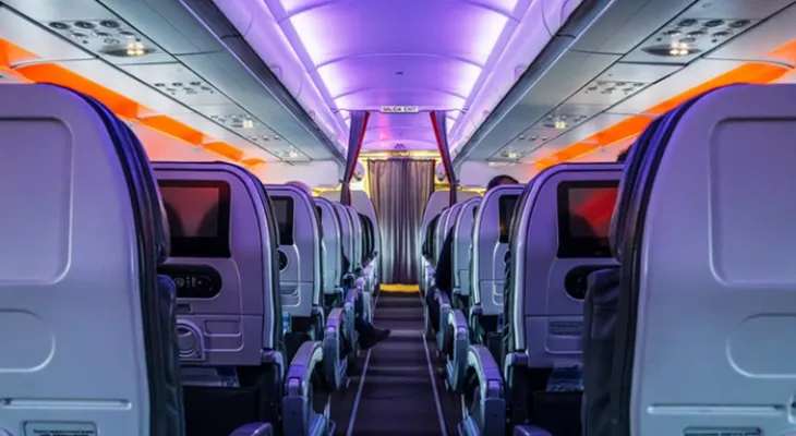 Assento mais seguro no avião? Ciência aponta posição com menor risco de morte