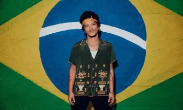 Bruno Mars é acusado de apropriação cultural após lançar funk inspirado no Brasil
