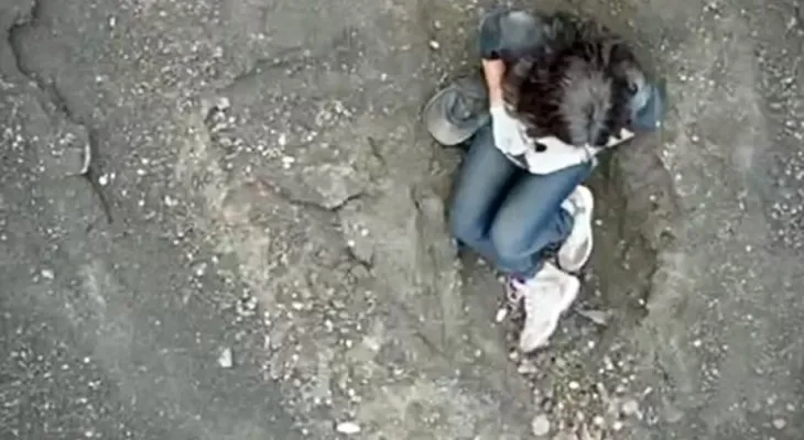 Brasileira cai durante trilha em vulcão da Indonésia e aguarda resgate