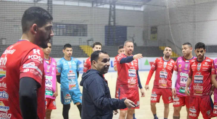 Cascavel Futsal recebe o Praia Clube em confronto direto pela LNF