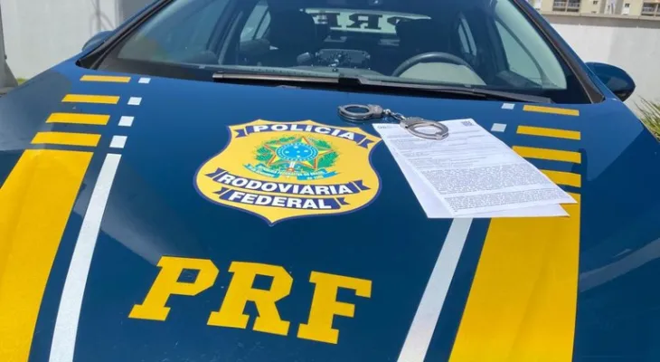 PRF cumpre mandado de prisão durante fiscalização na BR-373