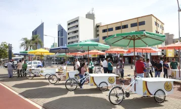 Cascavel regulariza novos ambulantes e reforça renda de mais 56 famílias
