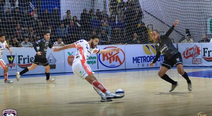Cascavel Futsal encara o vice-campeão da Liga Nacional Praia Clube