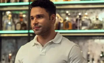 Galã brasileiro está na série mais vista na Netflix em todo o mundo