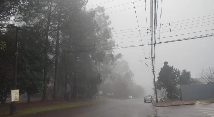 Neblina toma conta de Cascavel nesta sexta-feira