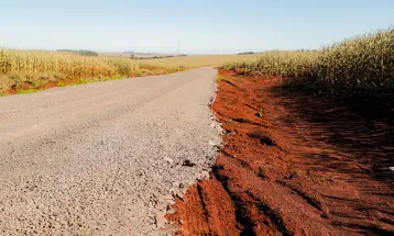 AVANÇO NA ÁREA RURAL: Obra na Estrada San Martin, em Sede Alvorada, já está 70% concluída