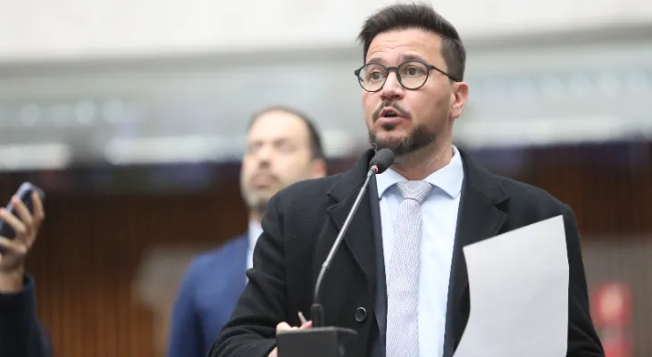 “Baixo índice de vacinação é resultado do negacionismo”, alerta deputado Arilson