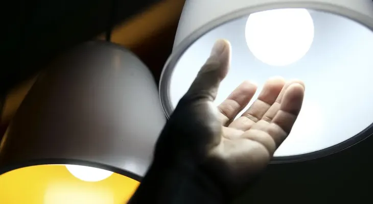 Contas de luz permanecem com bandeira tarifária vermelha em julho