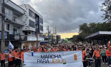 Marcha Para Jesus reúne multidão em Cascavel