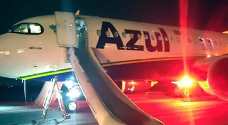Passageiros evacuaram avião Airbus A320neo da Azul com motores ainda em funcionamento