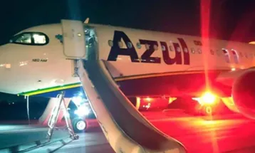 Passageiros evacuaram avião Airbus A320neo da Azul com motores ainda em funcionamento
