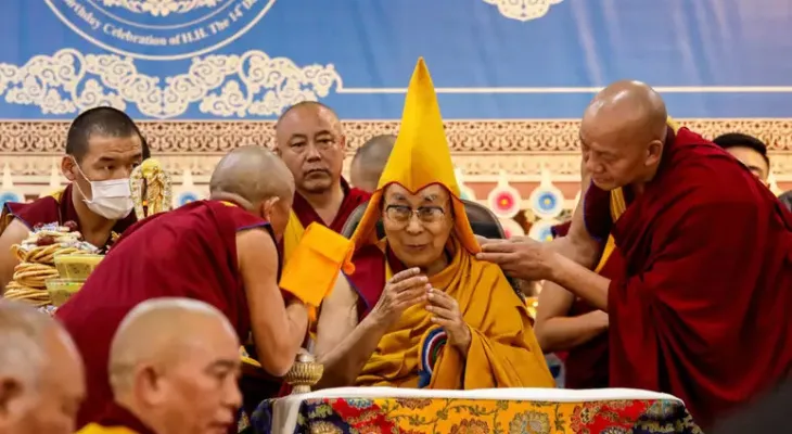 Dalai Lama celebra 90 anos e relança debate sobre sua sucessão
