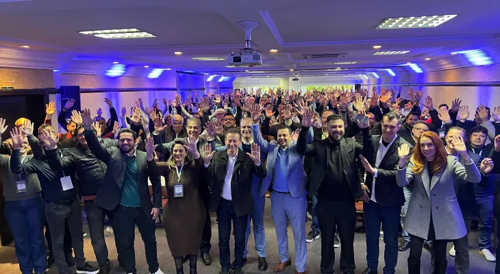 Presidente da Acamop, Edson Souza, lidera encontro histórico com vereadores em Curitiba