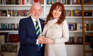 Lula se solidariza com Cristina Kirchner em visita: “Afeto de amigos”