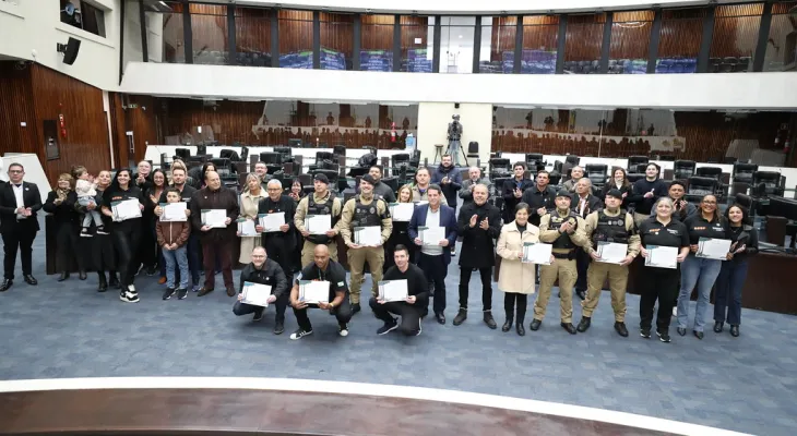 Policiais do Disque Denúncia 181 e da Rotam são homenageados na Assembleia