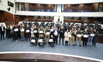Policiais do Disque Denúncia 181 e da Rotam são homenageados na Assembleia