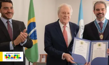 Lewandowski concede a Valdecy Urquiza Medalha de Ordem do Mérito do MJSP