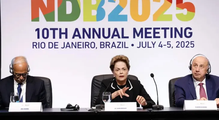 Ninguém quer assumir lugar dos Estados Unidos, diz Dilma Rousseff