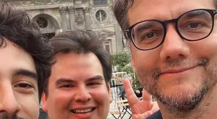 O Agente Secreto é exibido gratuitamente no Museu do Louvre, em Paris