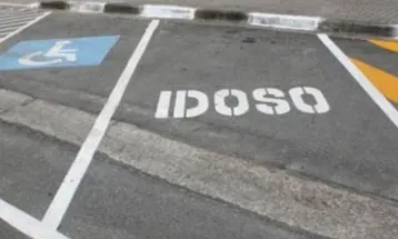 Homem de 75 anos morre atropelado após estacionar em vaga de idoso