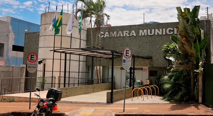 Terceiro caso de possível fraude em diploma agita a Câmara de Foz do Iguaçu