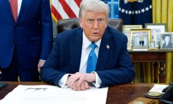 Trump cita Bolsonaro e “censura” às redes ao tarifar Brasil em 50%