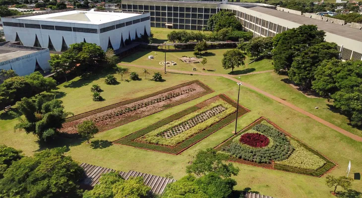 Sinteoeste aponta mais de 600 ações contra a Unioeste, maioria por desvio de função