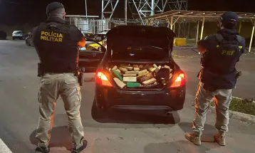 PRF e PM apreendem 200 kg de maconha e recuperam veículo roubado na BR-277