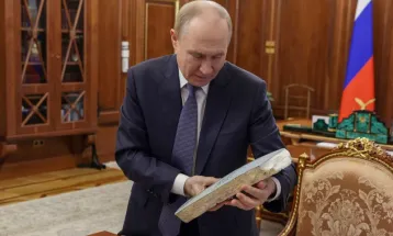 Putin insiste em manter ofensiva na Ucrânia até obter acordo nos seus termos, dizem fontes do Kremlin