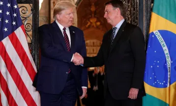 Trump diz que taxou o Brasil porque o que estão fazendo com Bolsonaro é 'uma desgraça'