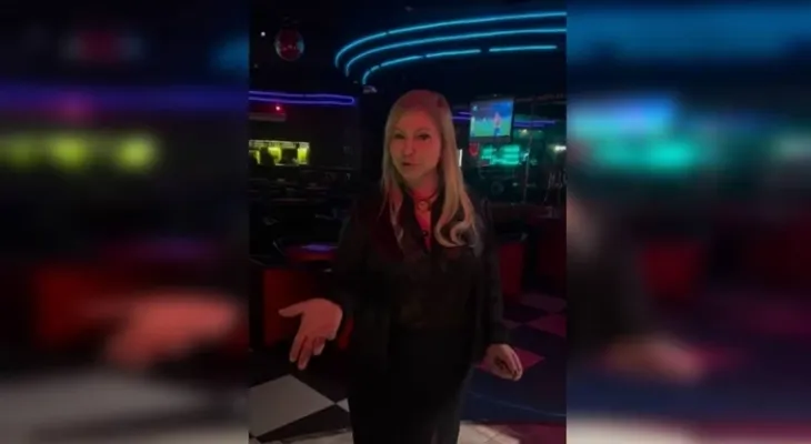 ''Tia Carmen'' reage ao tarifaço de Trump e anuncia taxa de 50% para americanos