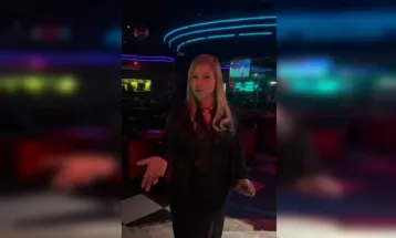 ''Tia Carmen'' reage ao tarifaço de Trump e anuncia taxa de 50% para americanos