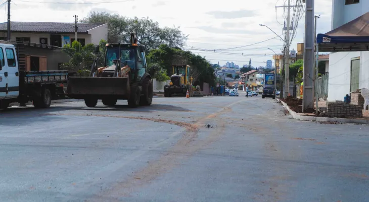 Com avanço da obra de reurbanização da Rua Rio da Paz, Transitar implementa rotas alternativas