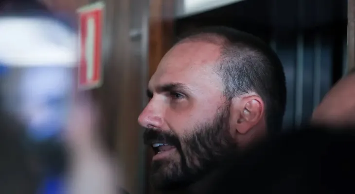 Líderes do PT pedem prisão de Eduardo Bolsonaro ao STF