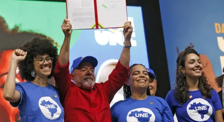 Lula diz que vai taxar as big techs
