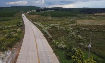 Concreto nas rodovias: durável para o asfalto, desgastante para os pneus