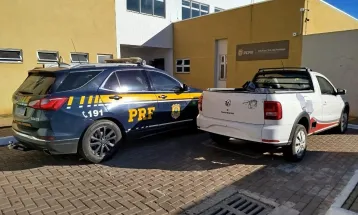 PRF apreende veículo com placas clonadas em Cascavel