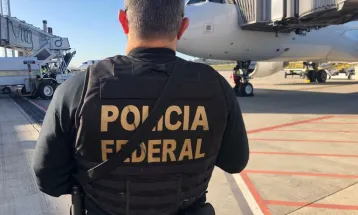 PF registra chegada de mais de mil deportados dos EUA com 30 presos no Aeroporto de Fortaleza