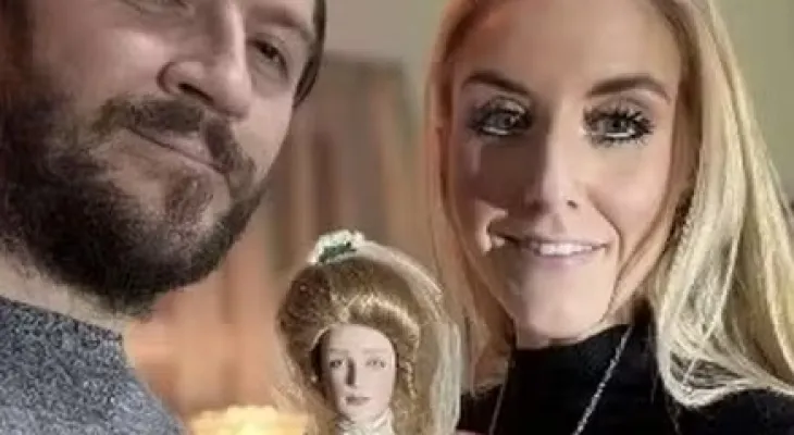 Boneca “possuída” é acusada de atacar namorada de caçador de fantasmas por ciúmes