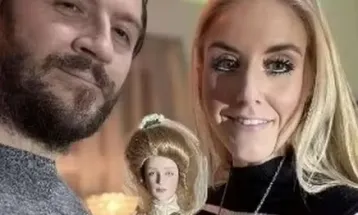 Boneca “possuída” é acusada de atacar namorada de caçador de fantasmas por ciúmes