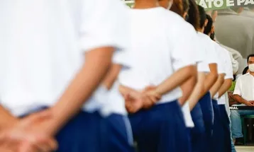 APP-Sindicato critica possível ampliação do modelo cívico-militar em escolas do Paraná