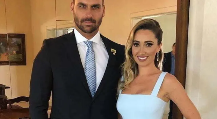 Eduardo Bolsonaro afirma que esposa teve contas bancárias bloqueadas