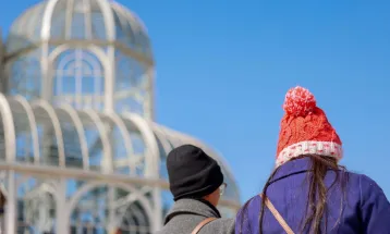 Sábado com sol, domingo com chuva: fim de semana terá dois momentos climáticos no Paraná