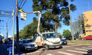 Copel fiscaliza organização de cabos de telecom na Avenida Assunção, em Cascavel