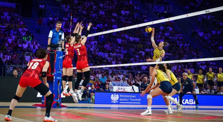 Brasil vira sobre o Japão e alcança final da Liga das Nações de vôlei