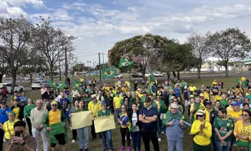 Manifestantes de direita realizam protesto em Cascavel contra STF e governo Lula